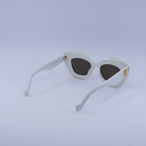 Loewe LW40127I 25E Sunglasses Ivory Cat Eye Frame, Brown Lenses main image 6